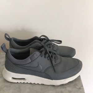 Nike Air Max Thea size 6.5 (like new!)